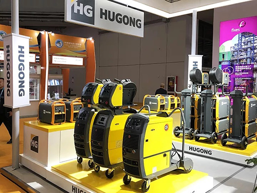 进博会首日人生就是博官网意大利CEA展位展品人生就是博官网CEA数字化焊机