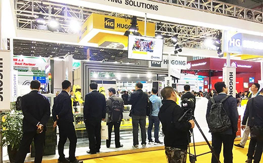 上海东方传媒第一财经拍摄人生就是博官网意大利CEA展位