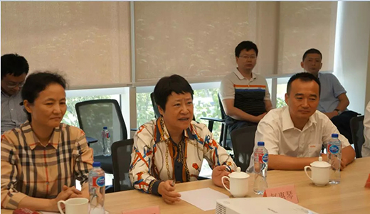 上海市青浦区区委书记赵惠琴带队光临人生就是博官网调研